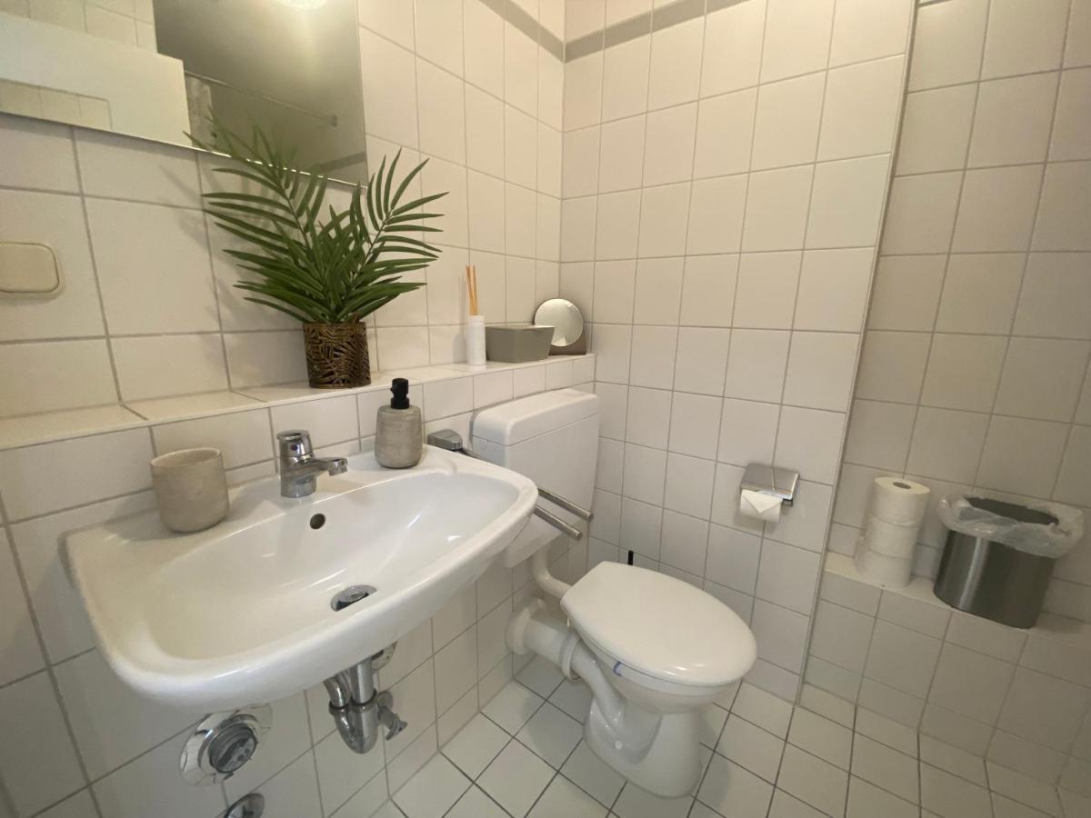Apartment Charming - Balcony - Wifi - Kitchen Magdeburg