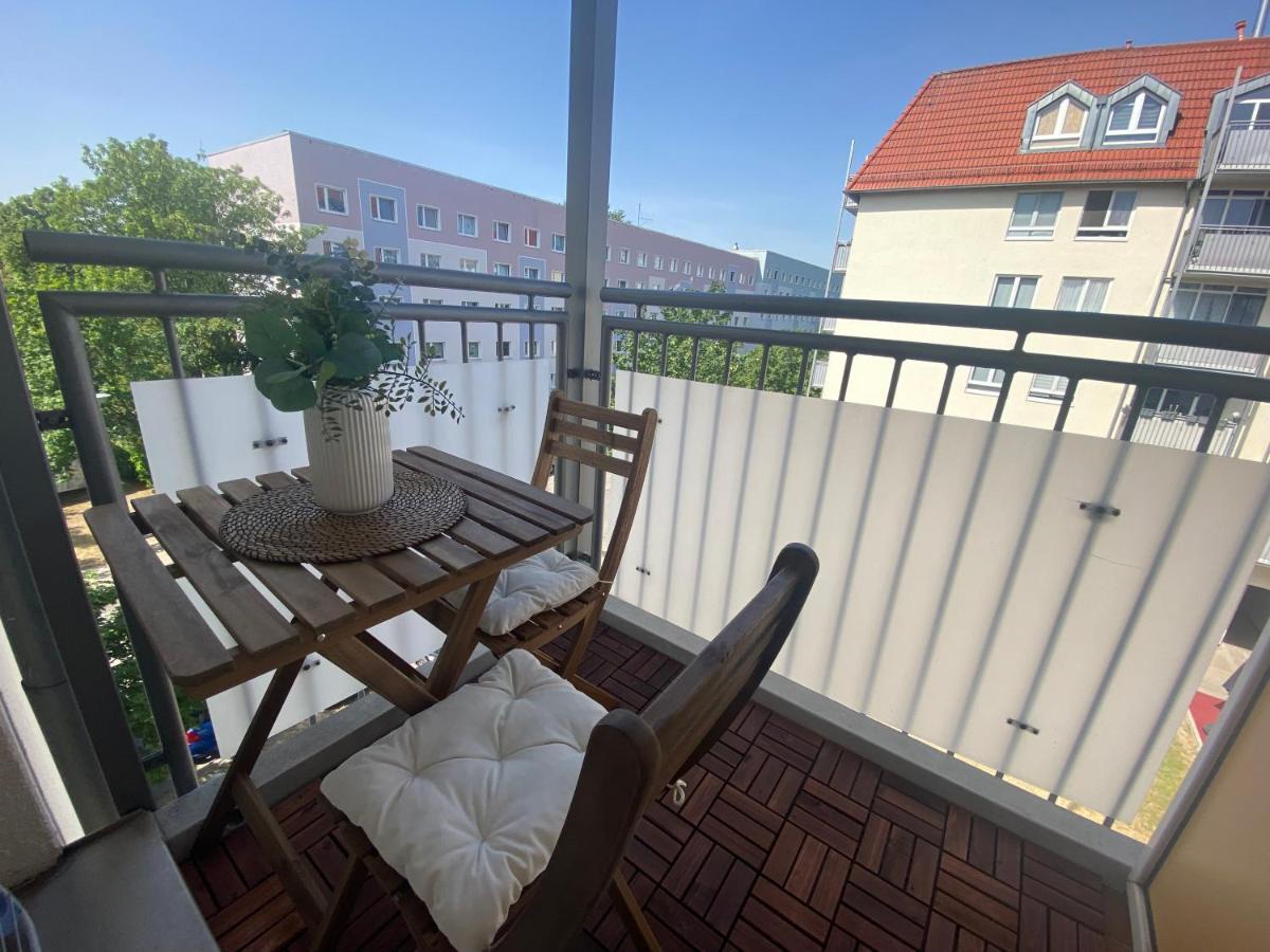 Charming - Balcony - Wifi - Kitchen